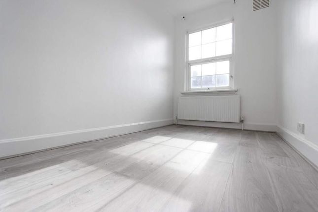 6, Hampden Square, London photo 3