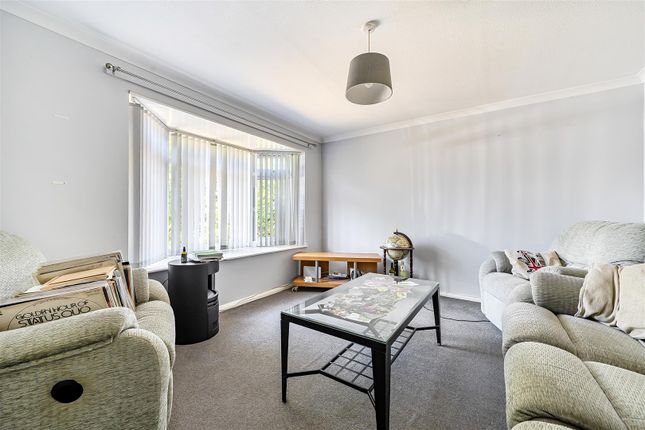 12, Sandy Lane, Sandhurst photo 2