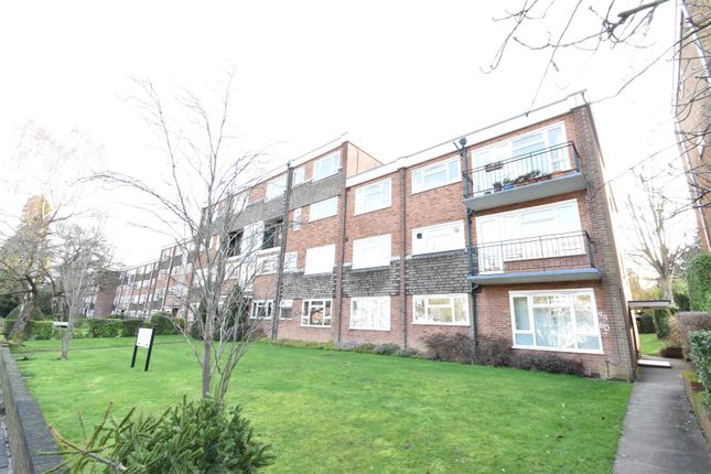 Flat to rent in Lovelace Road, Surbiton