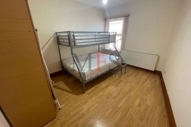 Flat to rent in Norwood Road, Southall