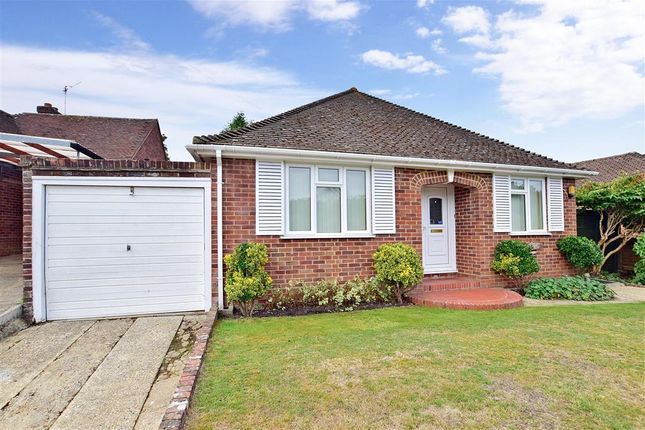 Nursery Hill Shamley Green Guildford Surrey Gu5 3 Bedroom Detached Bungalow For In Nursery Hill Shamley Green Guildford Surrey