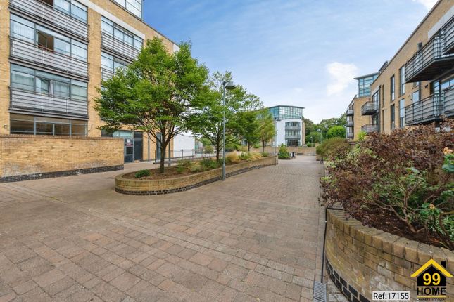 Apartment 24, 1 Town Meadow, Brentford photo 4