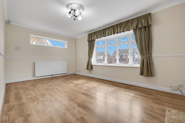 33, Stockwell Avenue, Brierley Hill photo 3