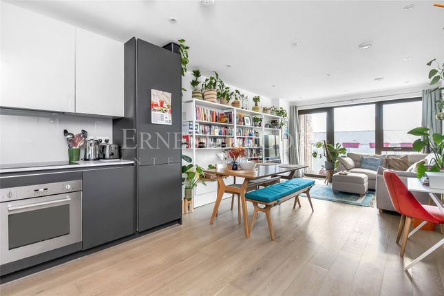 Flat for sale in Brent Cross Town, Claremont Road, Cricklewood