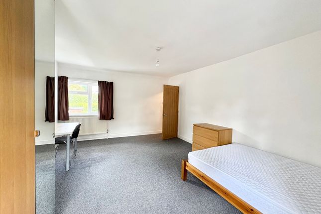 31 Middleton Boulevard, Nottingham photo 3