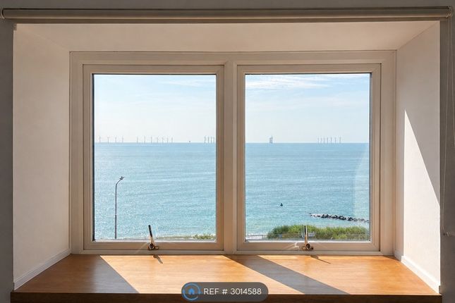 Ambleside Court, Marine Parade East, Clacton-On-Sea photo 2