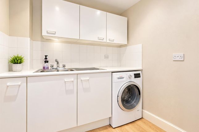 34, Chasewood Park, Harrow photo 4