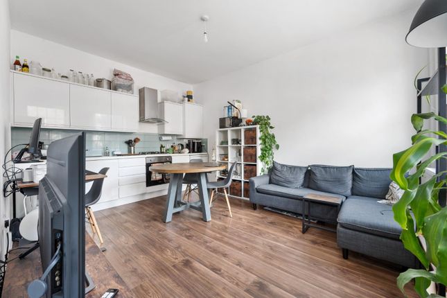 Flat for sale in Kingsway House, Albion Road, London