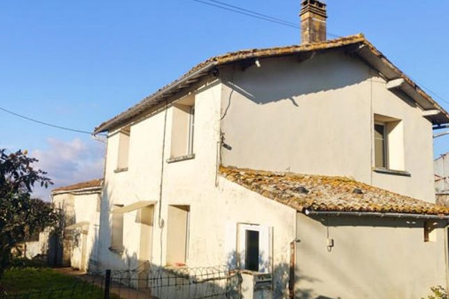Thumbnail Country house for sale in Chef-Boutonne, Deux-Sèvres, France - 79110