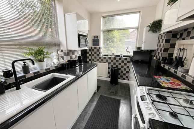 23, Lacey Avenue, Wilmslow photo 2