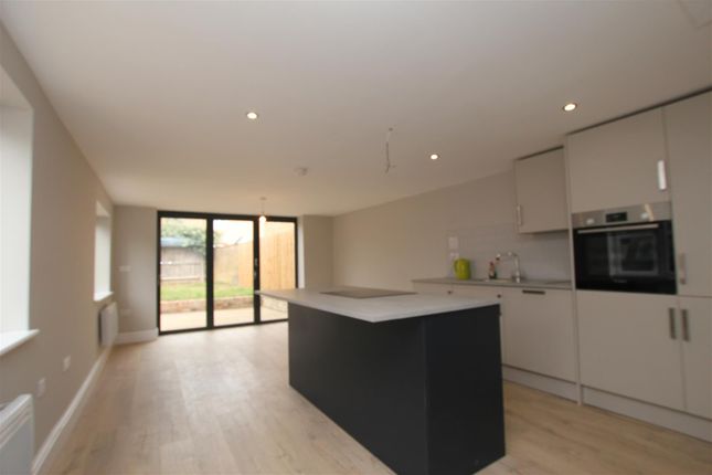 15, Newmarket Road, Stretham photo 3
