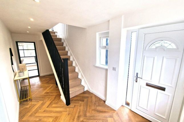 Thumbnail Property to rent in Pennar Lane, Newbridge, Newport