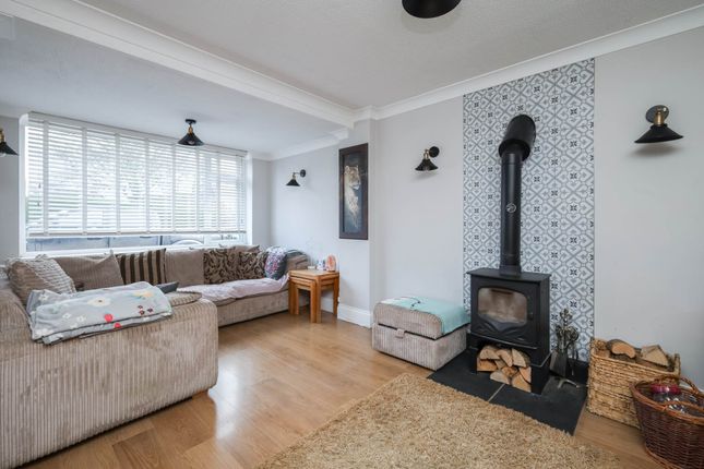 55, Smugglers Way, Horsham photo 3