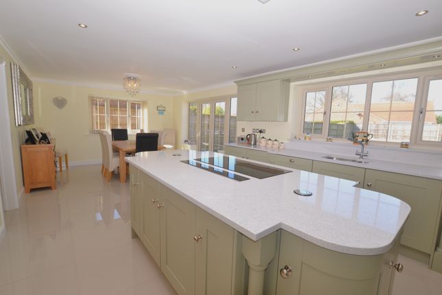Tweedsdale, Aviary Close, Grantham photo 4