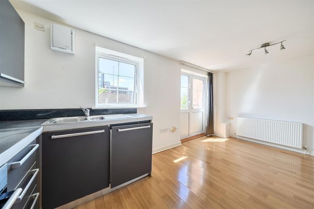 Flat 21, Springfield Court, Springfield Road, Kingston Upon Thames photo 4