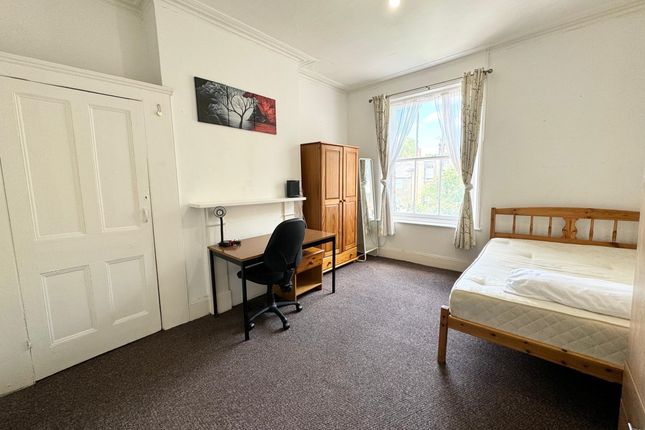 Room 2, 1st floor rear, 56, Langdon Park Road, Highgate photo 2