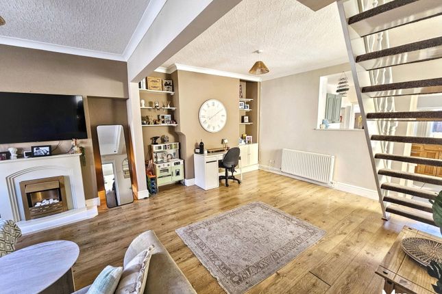 10, Llewellyn Street, Neath photo 4