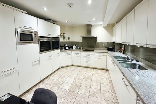 Apt 6, Amulree, Salford photo 3