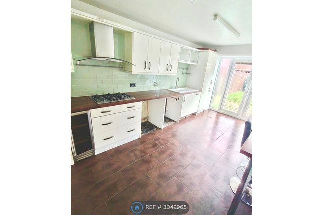 Cloughfield Avenue, Salford photo 2