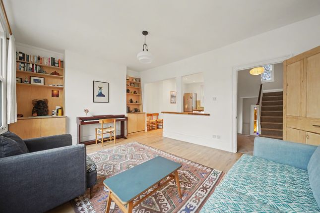 74 Regina Road, London photo 2