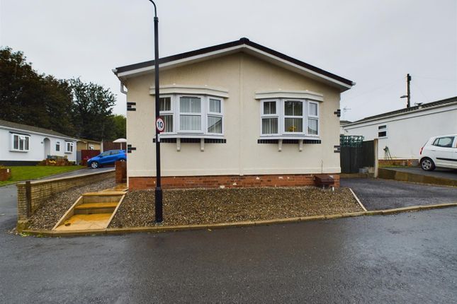 Mobile/park home for sale in Oakfield Park, Llay, Wrexham