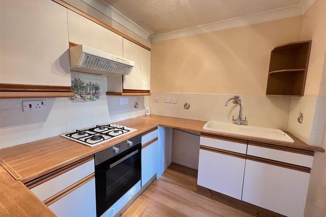 Flat for sale in St. John's Road, Crowborough, East Sussex