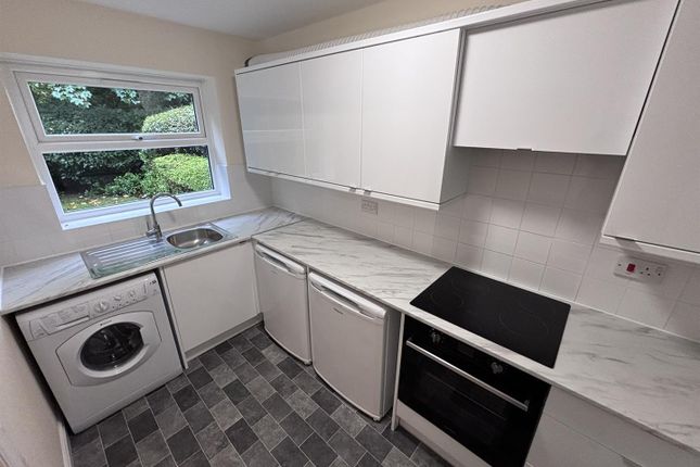Churchwood Road, Didsbury photo 5