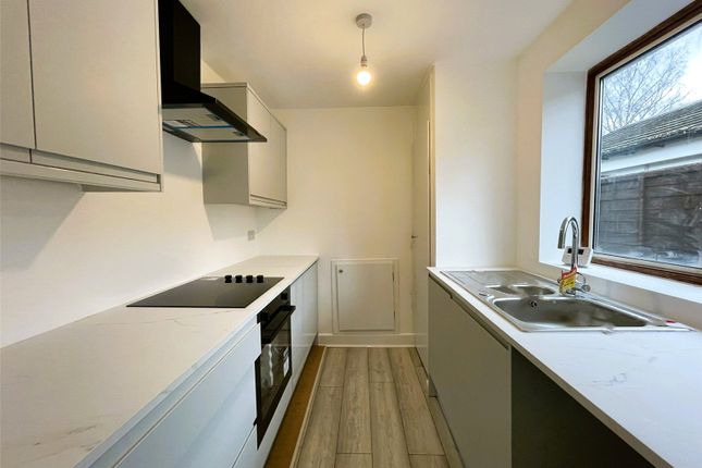 9, Lockwood Close, Farnborough photo 3