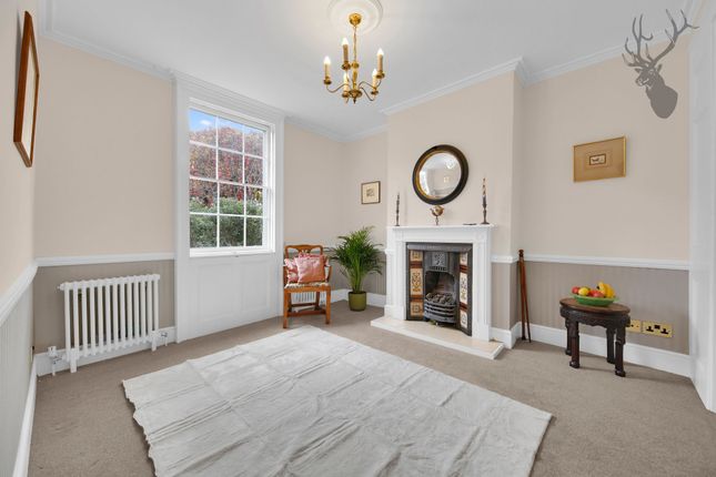 8 Bellevue Place, London photo 4