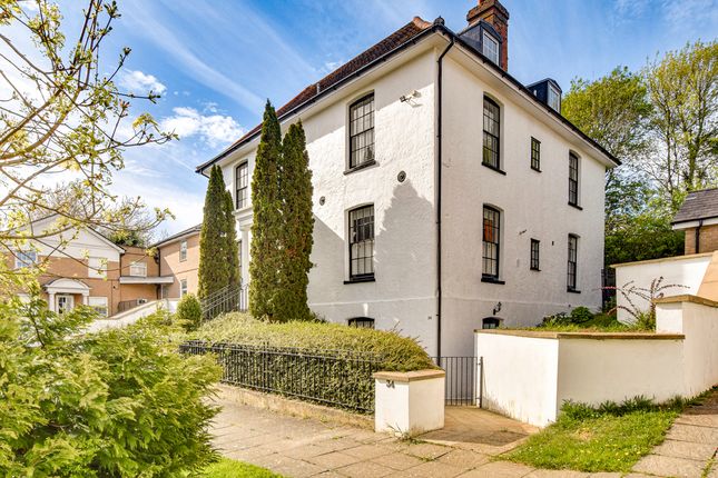 1-bed flat on 34, Chelmsford House, Great Dunmow, £235,000