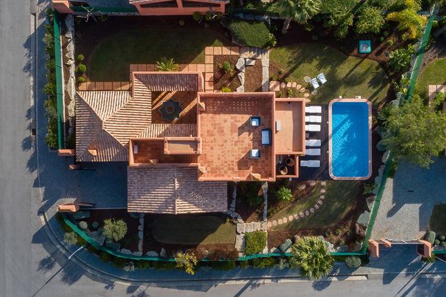Villa for sale in Amendoeira Resort Golf Course, Alcantarilha E Pêra, Silves, Central Algarve, Portugal