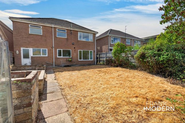 100 Stephenson Way, Bourne photo 4