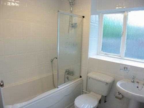 4, Winchester Close, Beckton photo 5