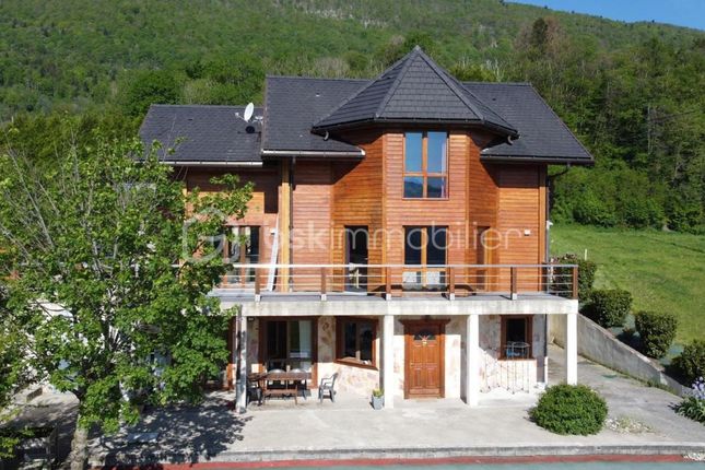 Chalet for sale in 73160 Vimines, France