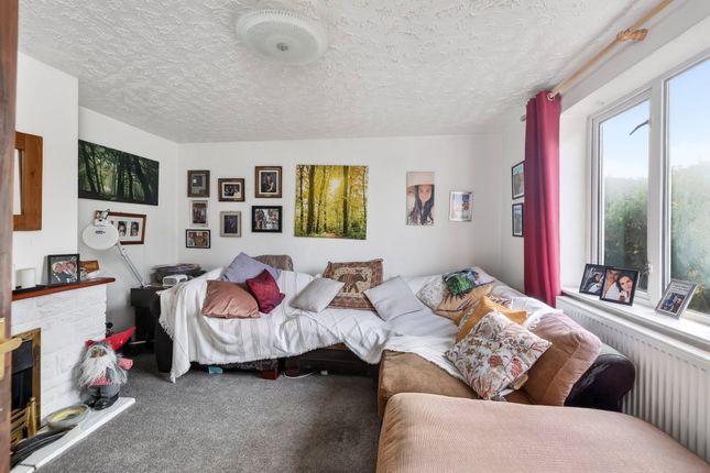 9, Shortwood Crescent, Devon photo 2