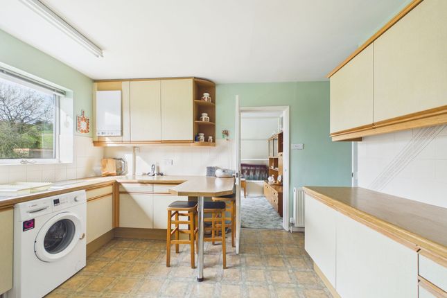 5 Lady Flatts Road, Wirksworth, Matlock photo 3