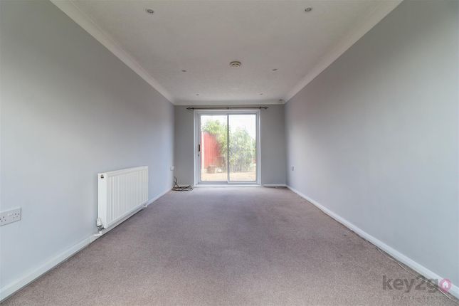 5, Oak Close, Sheffield photo 3