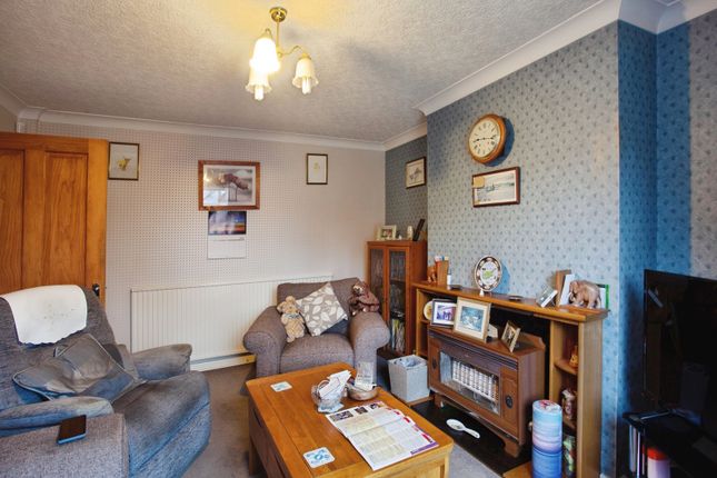 9, Bretby Close, South Yorkshire photo 2