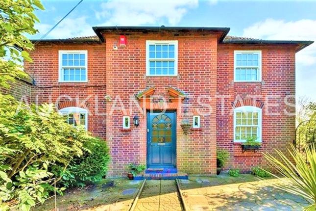 Detached house to rent in Church Road, Potters Bar