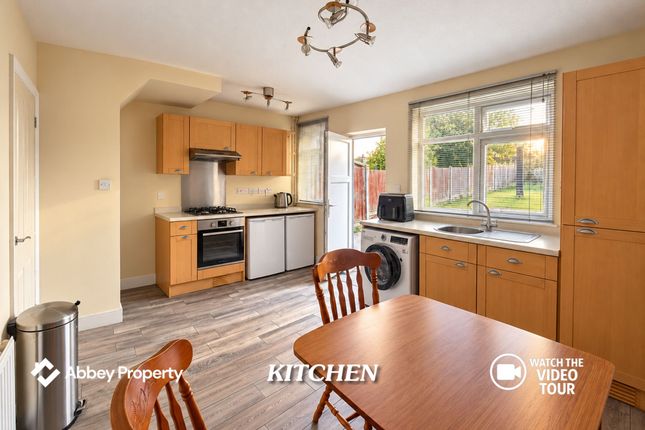 13 Pomfret Avenue, Luton photo 4
