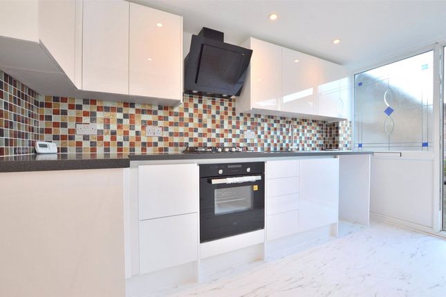 Basement Flat, 29, Croydon Road, Surrey photo 4