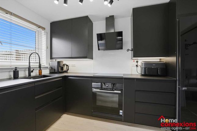 27, Premium Gate, Cowglen, GLASGOW photo 4