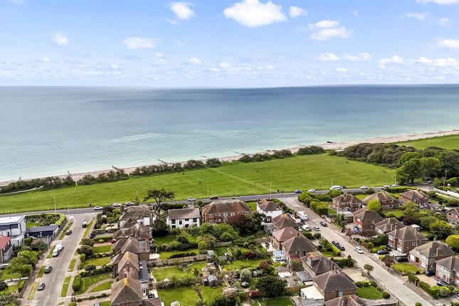 4, Cowdray Court, Marine Drive, Worthing photo 2
