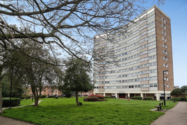 Thumbnail Flat for sale in Cecil Court, Jones Close, Southend-On-Sea, Essex