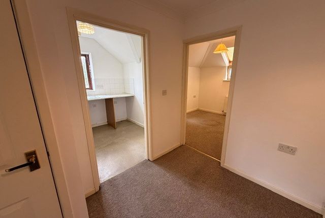 Flat 7, Francis Court, Throop Road, Bournemouth photo 4