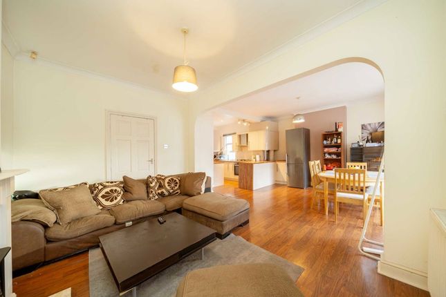 3A, Neeld Crescent, London photo 2