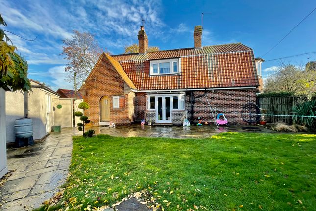 Detached house for sale in Crossways, Wheatley Hills, Doncaster