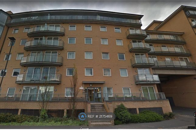 Flat, Berberis House Highfield Road, Feltham photo 2