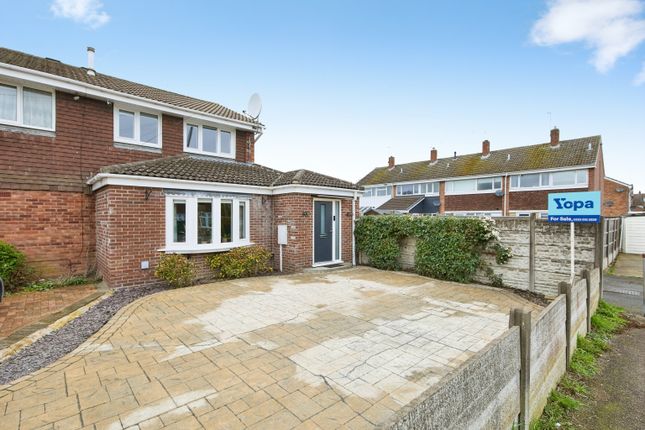 2-bed house on 17, The Pastures, Swadlincote, £220,000