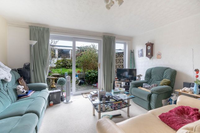 32 Otter Close, Cambridge photo 3